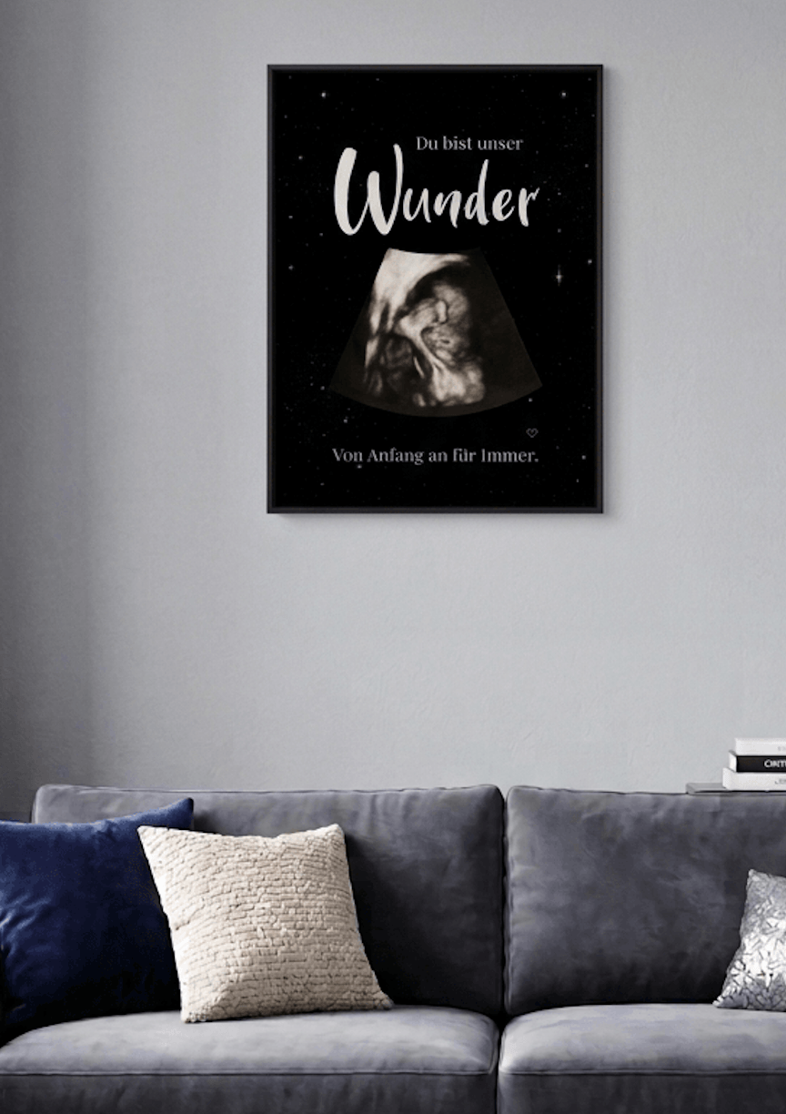 Schwarze Leinwand Ultraschall Wunder über grauem Sofa